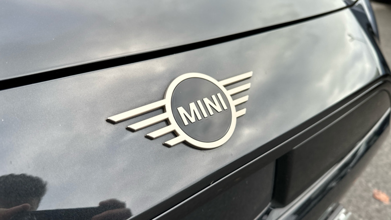 MINI Cooper 135kW E Classic 41kWh 3dr Auto Electric Hatchback